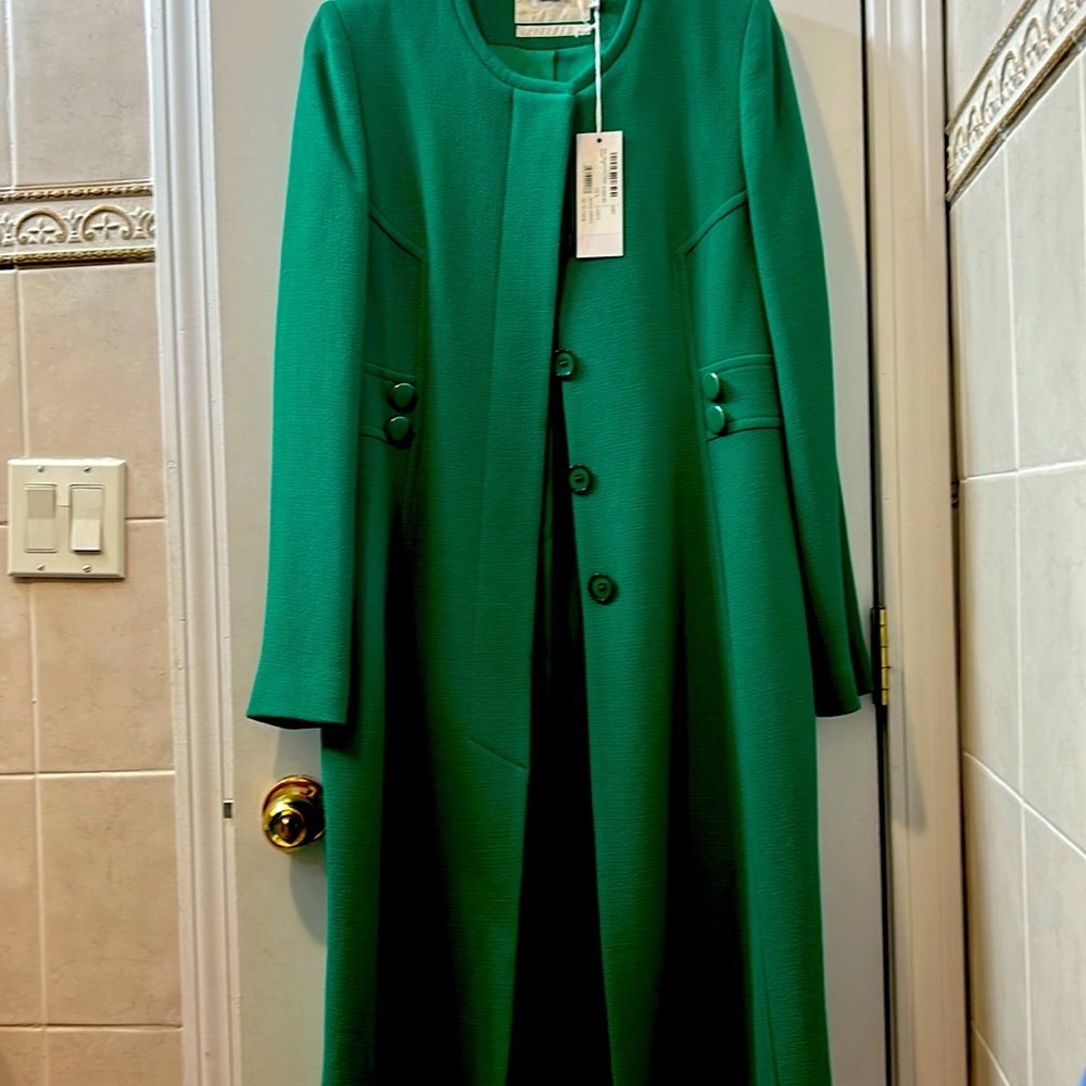 Beautiful and fresh green color, British design. Goat; size: 8